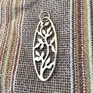 925 Sterling Silver Oval Tree of Life Pendant